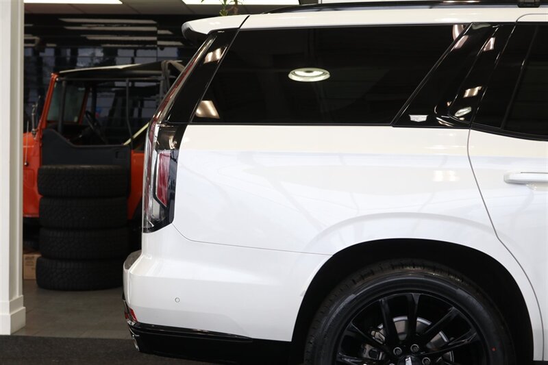 2024 Cadillac Escalade Sport Platinum 1-OWNER* UNDER FACTORY WARRANTY* POWER BOARDS* NIGHT VISION* ONYX PKG* FULLY SERVICED* NEW TIRES* PANO ROOF* ROOF RACK* CROSS BARS* ALL ORIGINAL BOOKS & MANUALS & 2-KEYS - Photo 37 - Portland, OR 97230