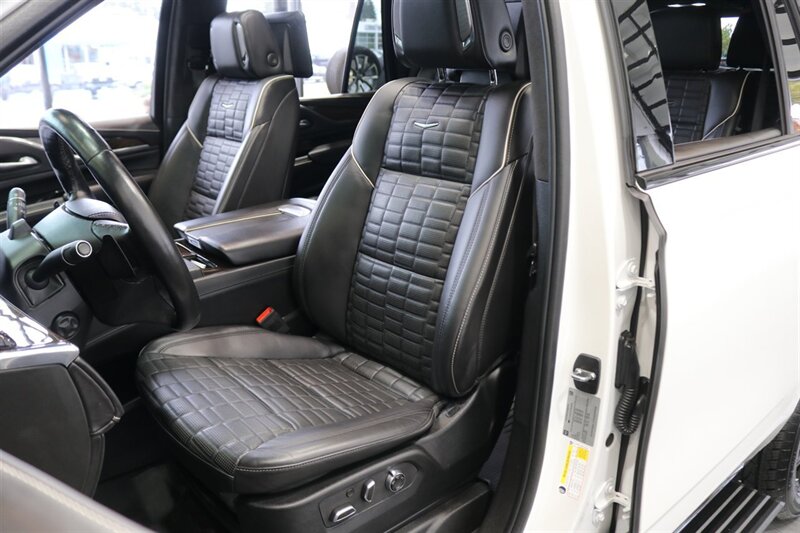 2024 Cadillac Escalade Sport Platinum 1-OWNER* UNDER FACTORY WARRANTY* POWER BOARDS* NIGHT VISION* ONYX PKG* FULLY SERVICED* NEW TIRES* PANO ROOF* ROOF RACK* CROSS BARS* ALL ORIGINAL BOOKS & MANUALS & 2-KEYS - Photo 18 - Portland, OR 97230