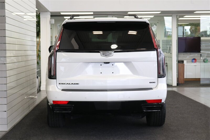 2024 Cadillac Escalade Sport Platinum 1-OWNER* UNDER FACTORY WARRANTY* POWER BOARDS* NIGHT VISION* ONYX PKG* FULLY SERVICED* NEW TIRES* PANO ROOF* ROOF RACK* CROSS BARS* ALL ORIGINAL BOOKS & MANUALS & 2-KEYS - Photo 9 - Portland, OR 97230