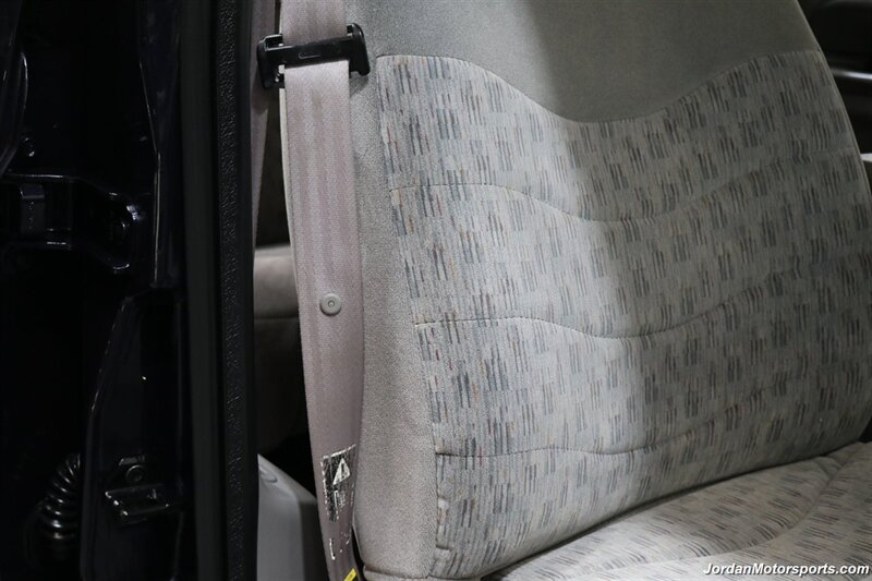 2000 Ford F-350 XLT  100% RUST FREE* 6-SPEED MANUAL* NEW CALIPERS - BRAKES - ROTORS - HOSES - BELTS - DOOR LOCK ACTUATORS - BILSTEIN 5100 SHOCKS - COOLANT&BRAKE FLUID FLUSH - AC CHARGE - NEW 35 "TOYO A/T III 10-PLYS - Photo 79 - Portland, OR 97230