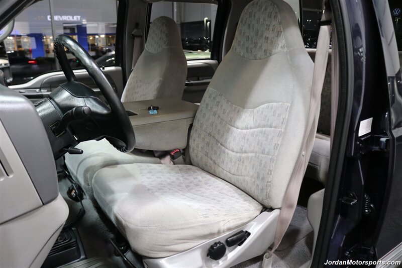 2000 Ford F-350 XLT  100% RUST FREE* 6-SPEED MANUAL* NEW CALIPERS - BRAKES - ROTORS - HOSES - BELTS - DOOR LOCK ACTUATORS - BILSTEIN 5100 SHOCKS - COOLANT&BRAKE FLUID FLUSH - AC CHARGE - NEW 35 "TOYO A/T III 10-PLYS - Photo 16 - Portland, OR 97230