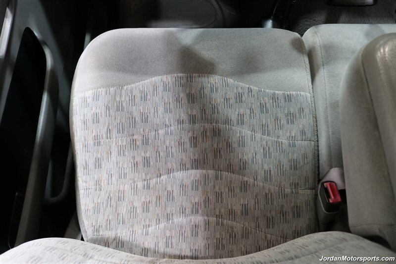 2000 Ford F-350 XLT  100% RUST FREE* 6-SPEED MANUAL* NEW CALIPERS - BRAKES - ROTORS - HOSES - BELTS - DOOR LOCK ACTUATORS - BILSTEIN 5100 SHOCKS - COOLANT&BRAKE FLUID FLUSH - AC CHARGE - NEW 35 "TOYO A/T III 10-PLYS - Photo 72 - Portland, OR 97230