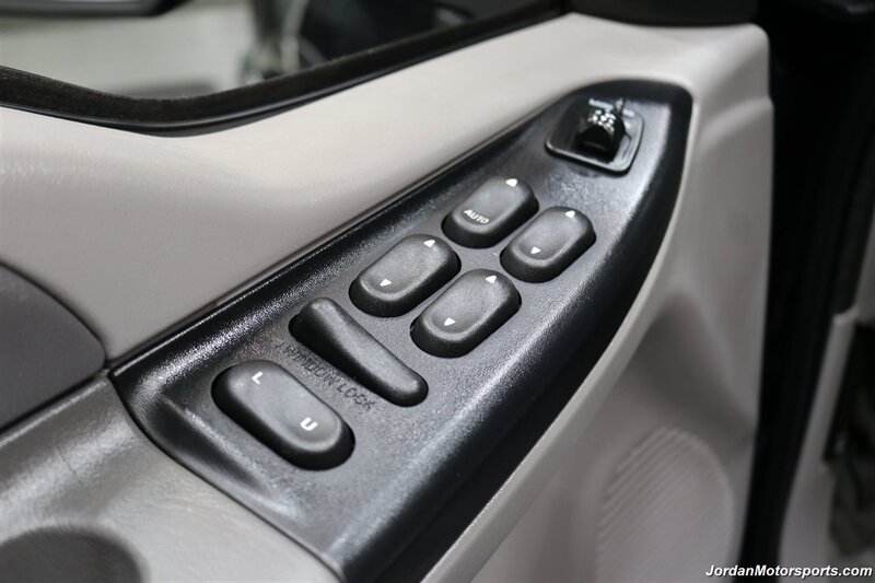 2000 Ford F-350 XLT  100% RUST FREE* 6-SPEED MANUAL* NEW CALIPERS - BRAKES - ROTORS - HOSES - BELTS - DOOR LOCK ACTUATORS - BILSTEIN 5100 SHOCKS - COOLANT&BRAKE FLUID FLUSH - AC CHARGE - NEW 35 "TOYO A/T III 10-PLYS - Photo 70 - Portland, OR 97230