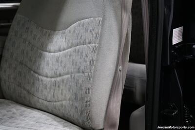 2000 Ford F-350 XLT  100% RUST FREE* 6-SPEED MANUAL* NEW CALIPERS - BRAKES - ROTORS - HOSES - BELTS - DOOR LOCK ACTUATORS - BILSTEIN 5100 SHOCKS - COOLANT&BRAKE FLUID FLUSH - AC CHARGE - NEW 35 "TOYO A/T III 10-PLYS - Photo 78 - Portland, OR 97230