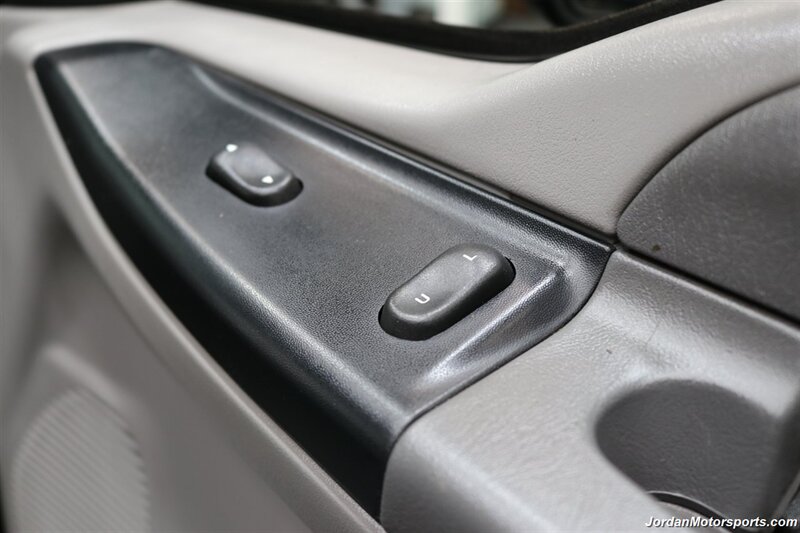 2000 Ford F-350 XLT  100% RUST FREE* 6-SPEED MANUAL* NEW CALIPERS - BRAKES - ROTORS - HOSES - BELTS - DOOR LOCK ACTUATORS - BILSTEIN 5100 SHOCKS - COOLANT&BRAKE FLUID FLUSH - AC CHARGE - NEW 35 "TOYO A/T III 10-PLYS - Photo 71 - Portland, OR 97230