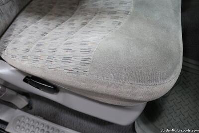 2000 Ford F-350 XLT  100% RUST FREE* 6-SPEED MANUAL* NEW CALIPERS - BRAKES - ROTORS - HOSES - BELTS - DOOR LOCK ACTUATORS - BILSTEIN 5100 SHOCKS - COOLANT&BRAKE FLUID FLUSH - AC CHARGE - NEW 35 "TOYO A/T III 10-PLYS - Photo 77 - Portland, OR 97230