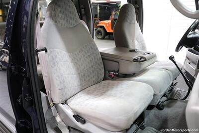 2000 Ford F-350 XLT  100% RUST FREE* 6-SPEED MANUAL* NEW CALIPERS - BRAKES - ROTORS - HOSES - BELTS - DOOR LOCK ACTUATORS - BILSTEIN 5100 SHOCKS - COOLANT&BRAKE FLUID FLUSH - AC CHARGE - NEW 35 "TOYO A/T III 10-PLYS - Photo 17 - Portland, OR 97230