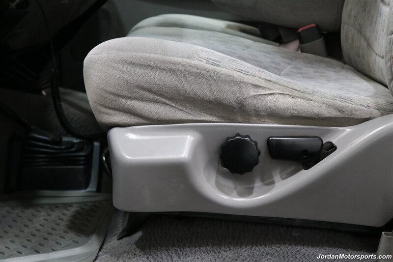 2000 Ford F-350 XLT  100% RUST FREE* 6-SPEED MANUAL* NEW CALIPERS - BRAKES - ROTORS - HOSES - BELTS - DOOR LOCK ACTUATORS - BILSTEIN 5100 SHOCKS - COOLANT&BRAKE FLUID FLUSH - AC CHARGE - NEW 35 "TOYO A/T III 10-PLYS - Photo 74 - Portland, OR 97230