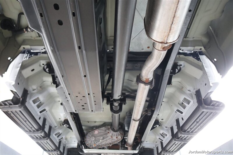 2000 Ford F-350 XLT  100% RUST FREE* 6-SPEED MANUAL* NEW CALIPERS - BRAKES - ROTORS - HOSES - BELTS - DOOR LOCK ACTUATORS - BILSTEIN 5100 SHOCKS - COOLANT&BRAKE FLUID FLUSH - AC CHARGE - NEW 35 "TOYO A/T III 10-PLYS - Photo 22 - Portland, OR 97230