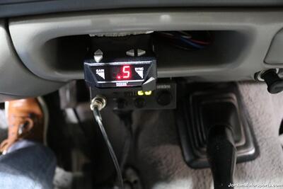 2000 Ford F-350 XLT  100% RUST FREE* 6-SPEED MANUAL* NEW CALIPERS - BRAKES - ROTORS - HOSES - BELTS - DOOR LOCK ACTUATORS - BILSTEIN 5100 SHOCKS - COOLANT&BRAKE FLUID FLUSH - AC CHARGE - NEW 35 "TOYO A/T III 10-PLYS - Photo 93 - Portland, OR 97230