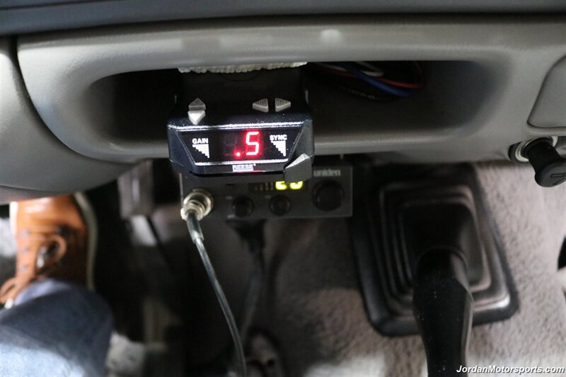 2000 Ford F-350 XLT  100% RUST FREE* 6-SPEED MANUAL* NEW CALIPERS - BRAKES - ROTORS - HOSES - BELTS - DOOR LOCK ACTUATORS - BILSTEIN 5100 SHOCKS - COOLANT&BRAKE FLUID FLUSH - AC CHARGE - NEW 35 "TOYO A/T III 10-PLYS - Photo 93 - Portland, OR 97230