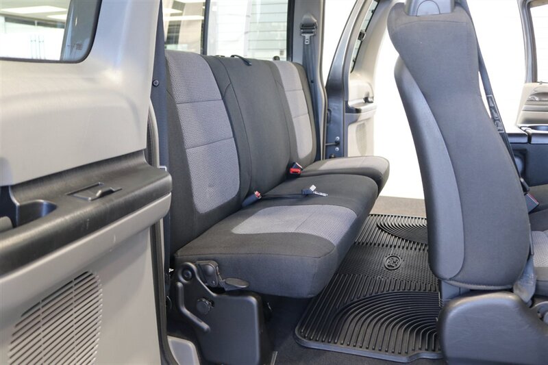 2003 Ford F-350 Super Duty XLT 4dr SuperCab XLT  LONG BED 7.3L 100% RUST FREE* NEW 2.75 " LEVEL KIT W/ BILSTEIN 5100 SHOCKS & 33 " BFG KO3 10-PLYs* NEW BRAKES - UPPER&LOWER BALL JOINTS-DIFF FLUIDS-BELTS-AC SERVICE-SEALS-WARREN HUBS* S&B INTAKE - Photo 18 - Portland, OR 97230