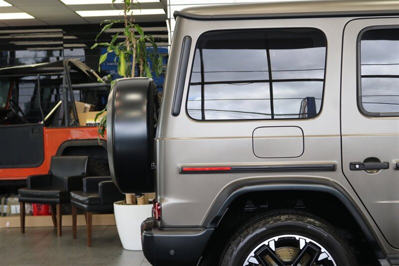 2021 Mercedes-Benz AMG G 63  1-OWNER* EXCLUSIVE INTERIOR - AMG TRAIL - AMG NIGHT MAGNO PKGs* LEATHER GRAB HANDLE* ALL SERVICES @ DEALER* NEW BRAKES-ROTORS-FLUIDS* ALL BOOKS & 2-KEYS - Photo 60 - Portland, OR 97230