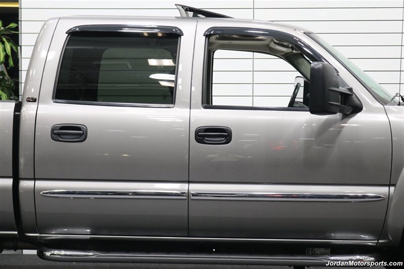 2006 GMC Sierra 2500 SLT  1-OWNER* LBZ W/ALLISON 6-SPD* CREW CAB LONG BED* 100% STOCK* NEW 33 " COOPER 10-PLY TIRES* FULLY SERVICED* ZERO RUST OR CORROSION* ALL BOOKS & KEYS - Photo 47 - Portland, OR 97230