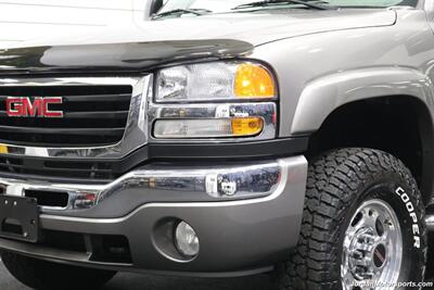 2006 GMC Sierra 2500 SLT  1-OWNER* LBZ W/ALLISON 6-SPD* CREW CAB LONG BED* 100% STOCK* NEW 33 " COOPER 10-PLY TIRES* FULLY SERVICED* ZERO RUST OR CORROSION* ALL BOOKS & KEYS - Photo 9 - Portland, OR 97230