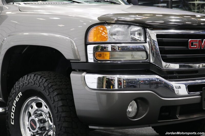 2006 GMC Sierra 2500 SLT  1-OWNER* LBZ W/ALLISON 6-SPD* CREW CAB LONG BED* 100% STOCK* NEW 33 " COOPER 10-PLY TIRES* FULLY SERVICED* ZERO RUST OR CORROSION* ALL BOOKS & KEYS - Photo 10 - Portland, OR 97230