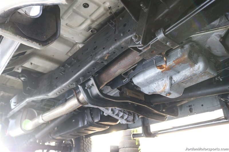 2002 Ford F-350 XLT  1-OWNER* 100%RUST & CORROSION FREE* NEW BRAKES-ROTORS-CALIPERS-FLUIDS-AC COMPRESSOR-17 "WHEELS-35 "TOYO AT3 10-PLYS- 2.5 " BILSTEIN LEVEL LIFT* NEVER HAD 5TH WHEEL OR GOOSENECK* COLLECTOR QUALITY - Photo 25 - Portland, OR 97230