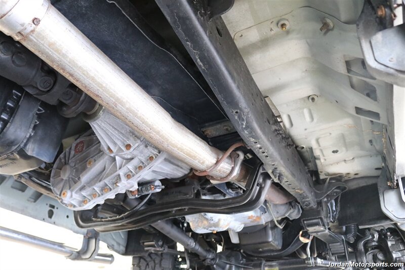 2002 Ford F-350 XLT  1-OWNER* 100%RUST & CORROSION FREE* NEW BRAKES-ROTORS-CALIPERS-FLUIDS-AC COMPRESSOR-17 "WHEELS-35 "TOYO AT3 10-PLYS- 2.5 " BILSTEIN LEVEL LIFT* NEVER HAD 5TH WHEEL OR GOOSENECK* COLLECTOR QUALITY - Photo 22 - Portland, OR 97230