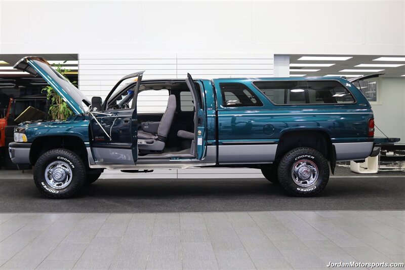 1999 Dodge Ram 2500 Laramie SLT  1-OWNER* 5.9L 24-VALVE* RUST FREE* NEW 33 "COOPER A/T 10-PLY TIRES* NEW BRAKES / FLUIDS* SPRAY IN BED LINER* NO ACCIDENTS* ALL BOOKS* - Photo 9 - Portland, OR 97230