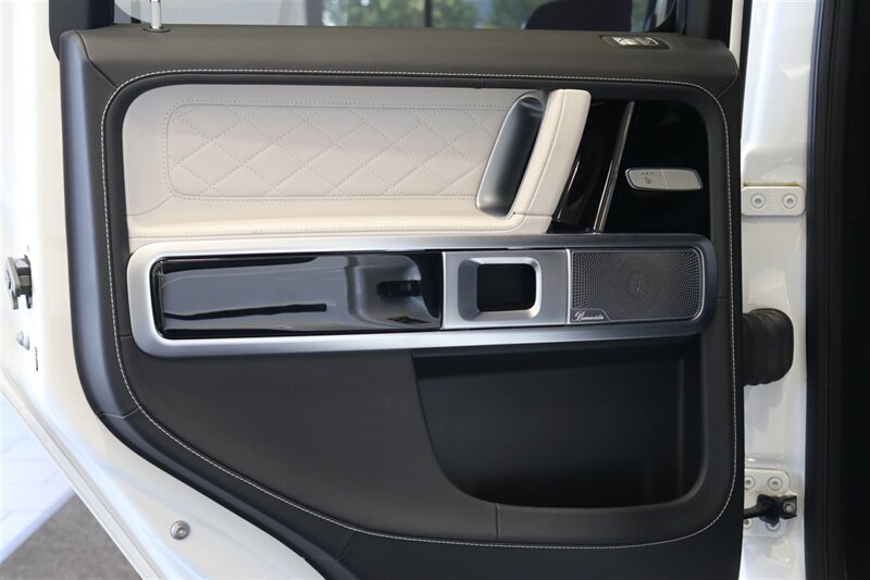 2024 Mercedes-Benz AMG G 63   - Photo 33 - Portland, OR 97230
