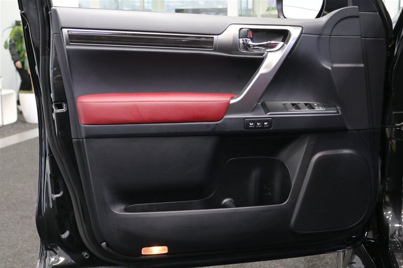 2023 Lexus GX Luxury  1-OWNER* SPORT DESIGN PKG* LUXURY PKG* DASH CAM* MULTI TERRAIN MONITOR* CROSS BARS* TOW PACKAGE* ALL BOOKS - WINDOW STICKER - 2 KEYS* LAST OF THE V-8s - Photo 46 - Portland, OR 97230