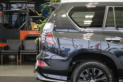 2023 Lexus GX Luxury  1-OWNER* SPORT DESIGN PKG* LUXURY PKG* DASH CAM* MULTI TERRAIN MONITOR* CROSS BARS* TOW PACKAGE* ALL BOOKS - WINDOW STICKER - 2 KEYS* LAST OF THE V-8s - Photo 33 - Portland, OR 97230