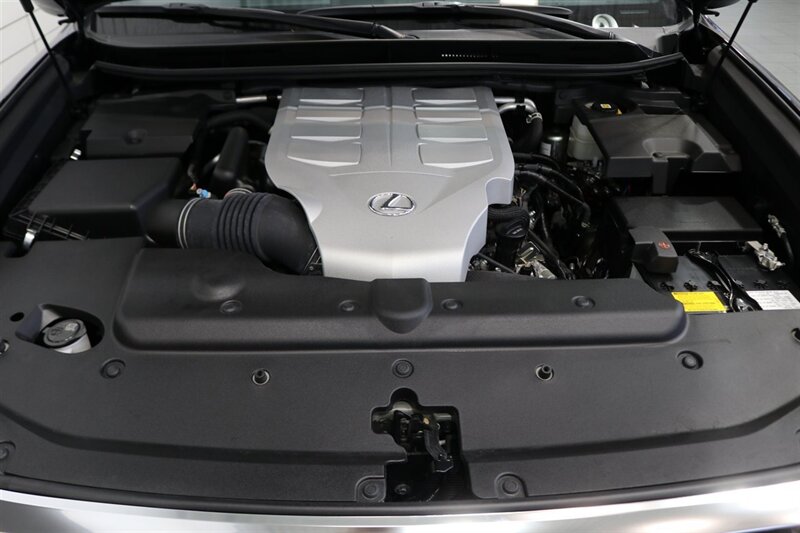 2023 Lexus GX Luxury  1-OWNER* SPORT DESIGN PKG* LUXURY PKG* DASH CAM* MULTI TERRAIN MONITOR* CROSS BARS* TOW PACKAGE* ALL BOOKS - WINDOW STICKER - 2 KEYS* LAST OF THE V-8s - Photo 14 - Portland, OR 97230