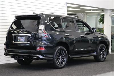 2023 Lexus GX Luxury  1-OWNER* SPORT DESIGN PKG* LUXURY PKG* DASH CAM* MULTI TERRAIN MONITOR* CROSS BARS* TOW PACKAGE* ALL BOOKS - WINDOW STICKER - 2 KEYS* LAST OF THE V-8s - Photo 7 - Portland, OR 97230
