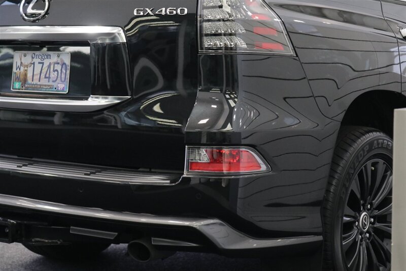 2023 Lexus GX Luxury  1-OWNER* SPORT DESIGN PKG* LUXURY PKG* DASH CAM* MULTI TERRAIN MONITOR* CROSS BARS* TOW PACKAGE* ALL BOOKS - WINDOW STICKER - 2 KEYS* LAST OF THE V-8s - Photo 12 - Portland, OR 97230
