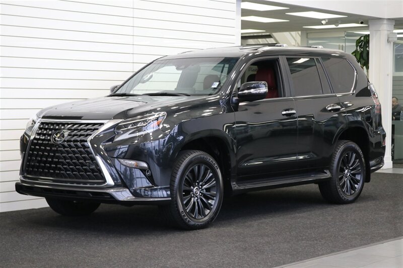 2023 Lexus GX Luxury  1-OWNER* SPORT DESIGN PKG* LUXURY PKG* DASH CAM* MULTI TERRAIN MONITOR* CROSS BARS* TOW PACKAGE* ALL BOOKS - WINDOW STICKER - 2 KEYS* LAST OF THE V-8s - Photo 3 - Portland, OR 97230