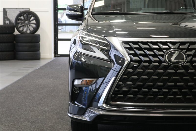 2023 Lexus GX Luxury  1-OWNER* SPORT DESIGN PKG* LUXURY PKG* DASH CAM* MULTI TERRAIN MONITOR* CROSS BARS* TOW PACKAGE* ALL BOOKS - WINDOW STICKER - 2 KEYS* LAST OF THE V-8s - Photo 37 - Portland, OR 97230