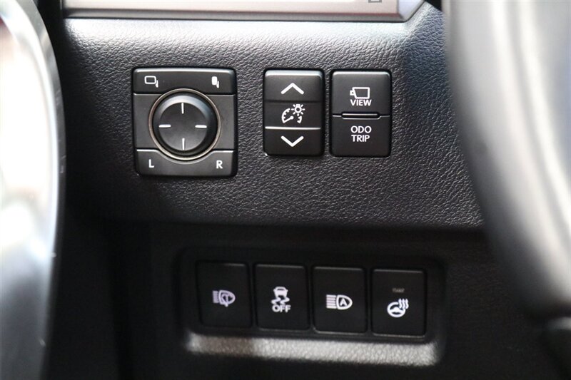 2023 Lexus GX Luxury  1-OWNER* SPORT DESIGN PKG* LUXURY PKG* DASH CAM* MULTI TERRAIN MONITOR* CROSS BARS* TOW PACKAGE* ALL BOOKS - WINDOW STICKER - 2 KEYS* LAST OF THE V-8s - Photo 59 - Portland, OR 97230