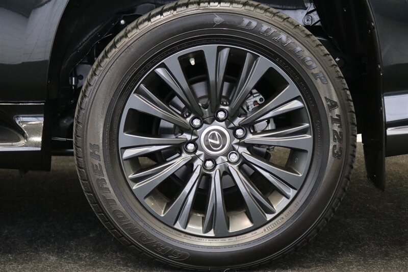 2023 Lexus GX Luxury  1-OWNER* SPORT DESIGN PKG* LUXURY PKG* DASH CAM* MULTI TERRAIN MONITOR* CROSS BARS* TOW PACKAGE* ALL BOOKS - WINDOW STICKER - 2 KEYS* LAST OF THE V-8s - Photo 41 - Portland, OR 97230