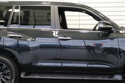 2023 Lexus GX Luxury  1-OWNER* SPORT DESIGN PKG* LUXURY PKG* DASH CAM* MULTI TERRAIN MONITOR* CROSS BARS* TOW PACKAGE* ALL BOOKS - WINDOW STICKER - 2 KEYS* LAST OF THE V-8s - Photo 31 - Portland, OR 97230