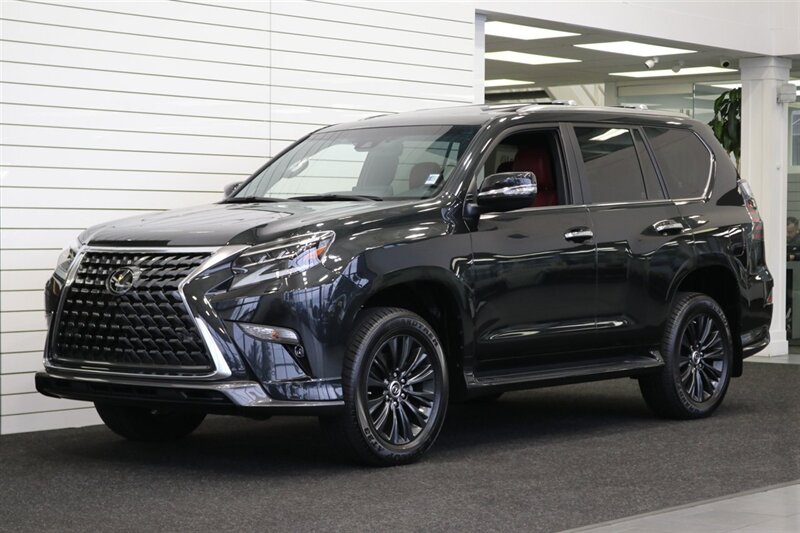 2023 Lexus GX Luxury  1-OWNER* SPORT DESIGN PKG* LUXURY PKG* DASH CAM* MULTI TERRAIN MONITOR* CROSS BARS* TOW PACKAGE* ALL BOOKS - WINDOW STICKER - 2 KEYS* LAST OF THE V-8s