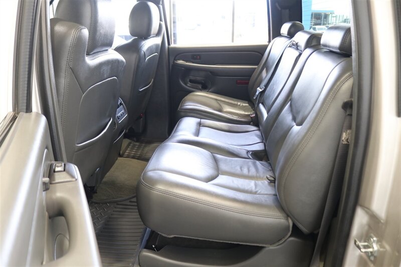 2007 Chevrolet Silverado 2500 LT3  1-OWNER* 100% RUST FREE* LT3 FULL LOAD PKG* NEW BILSTEIN 5100 SHOCKS* NEWER 33 " TOYO A/Ts* NEW OIL-FILTER-AIR FILTER-COOLANT FLUSH-AC SERVICE-IDLER CONTROL ARM-2 NEWER HD BATTERIES - Photo 78 - Portland, OR 97230