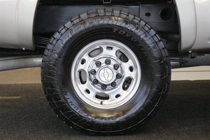 2007 Chevrolet Silverado 2500 LT3  1-OWNER* 100% RUST FREE* LT3 FULL LOAD PKG* NEW BILSTEIN 5100 SHOCKS* NEWER 33 " TOYO A/Ts* NEW OIL-FILTER-AIR FILTER-COOLANT FLUSH-AC SERVICE-IDLER CONTROL ARM-2 NEWER HD BATTERIES - Photo 59 - Portland, OR 97230