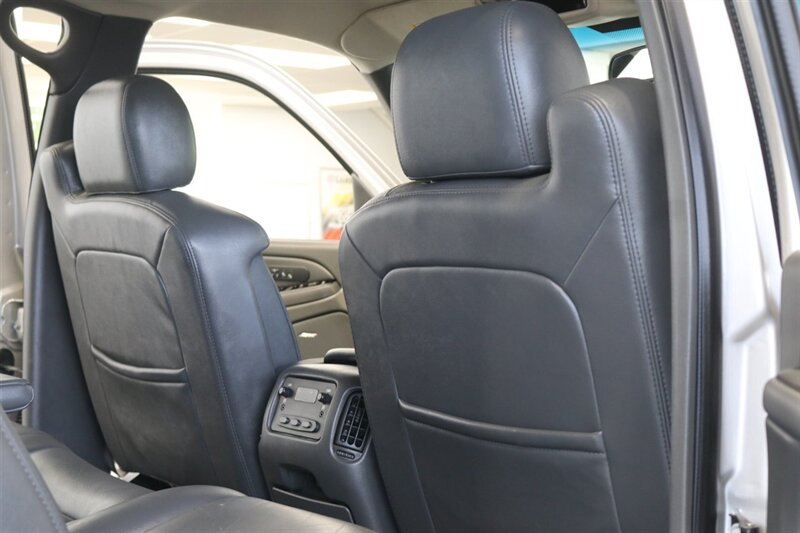 2007 Chevrolet Silverado 2500 LT3  1-OWNER* 100% RUST FREE* LT3 FULL LOAD PKG* NEW BILSTEIN 5100 SHOCKS* NEWER 33 " TOYO A/Ts* NEW OIL-FILTER-AIR FILTER-COOLANT FLUSH-AC SERVICE-IDLER CONTROL ARM-2 NEWER HD BATTERIES - Photo 81 - Portland, OR 97230