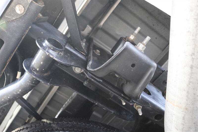 2007 Chevrolet Silverado 2500 LT3  1-OWNER* 100% RUST FREE* LT3 FULL LOAD PKG* NEW BILSTEIN 5100 SHOCKS* NEWER 33 " TOYO A/Ts* NEW OIL-FILTER-AIR FILTER-COOLANT FLUSH-AC SERVICE-IDLER CONTROL ARM-2 NEWER HD BATTERIES - Photo 32 - Portland, OR 97230