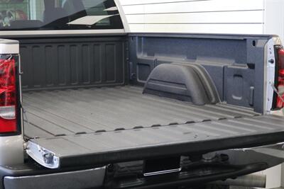 2007 Chevrolet Silverado 2500 LT3  1-OWNER* 100% RUST FREE* LT3 FULL LOAD PKG* NEW BILSTEIN 5100 SHOCKS* NEWER 33 " TOYO A/Ts* NEW OIL-FILTER-AIR FILTER-COOLANT FLUSH-AC SERVICE-IDLER CONTROL ARM-2 NEWER HD BATTERIES - Photo 44 - Portland, OR 97230
