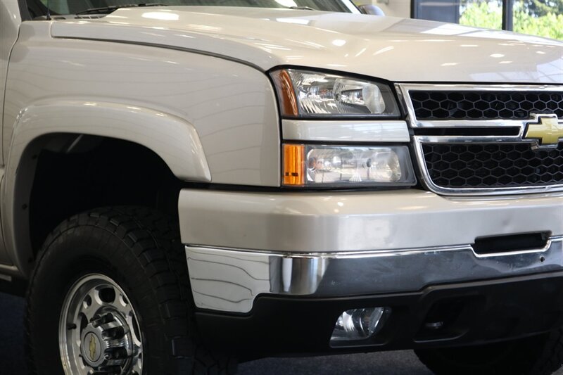 2007 Chevrolet Silverado 2500 LT3  1-OWNER* 100% RUST FREE* LT3 FULL LOAD PKG* NEW BILSTEIN 5100 SHOCKS* NEWER 33 " TOYO A/Ts* NEW OIL-FILTER-AIR FILTER-COOLANT FLUSH-AC SERVICE-IDLER CONTROL ARM-2 NEWER HD BATTERIES - Photo 13 - Portland, OR 97230