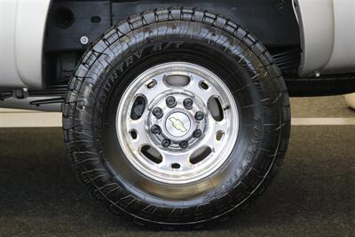 2007 Chevrolet Silverado 2500 LT3  1-OWNER* 100% RUST FREE* LT3 FULL LOAD PKG* NEW BILSTEIN 5100 SHOCKS* NEWER 33 " TOYO A/Ts* NEW OIL-FILTER-AIR FILTER-COOLANT FLUSH-AC SERVICE-IDLER CONTROL ARM-2 NEWER HD BATTERIES - Photo 58 - Portland, OR 97230