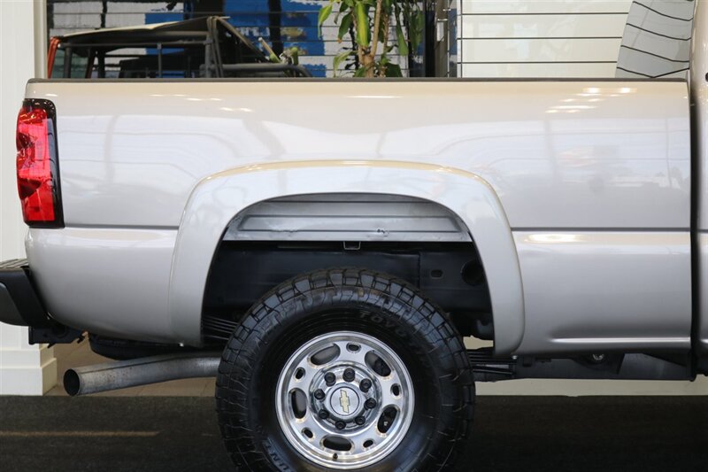 2007 Chevrolet Silverado 2500 LT3  1-OWNER* 100% RUST FREE* LT3 FULL LOAD PKG* NEW BILSTEIN 5100 SHOCKS* NEWER 33 " TOYO A/Ts* NEW OIL-FILTER-AIR FILTER-COOLANT FLUSH-AC SERVICE-IDLER CONTROL ARM-2 NEWER HD BATTERIES - Photo 53 - Portland, OR 97230