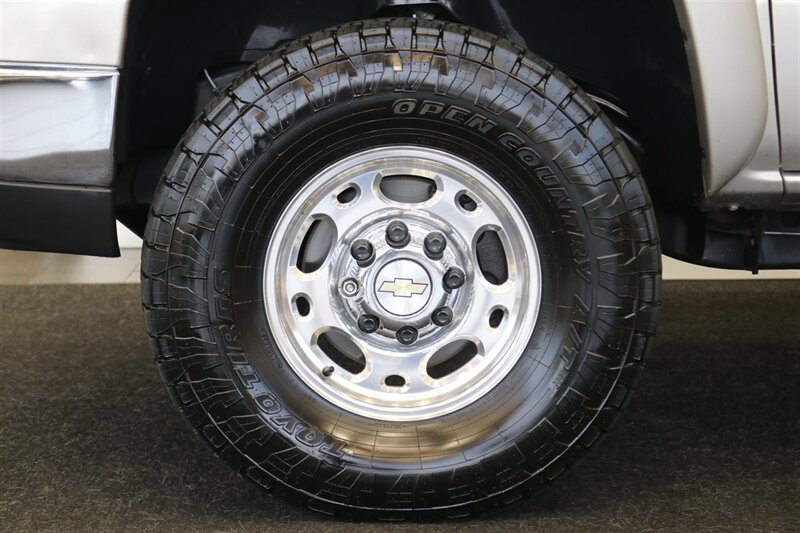 2007 Chevrolet Silverado 2500 LT3  1-OWNER* 100% RUST FREE* LT3 FULL LOAD PKG* NEW BILSTEIN 5100 SHOCKS* NEWER 33 " TOYO A/Ts* NEW OIL-FILTER-AIR FILTER-COOLANT FLUSH-AC SERVICE-IDLER CONTROL ARM-2 NEWER HD BATTERIES - Photo 21 - Portland, OR 97230