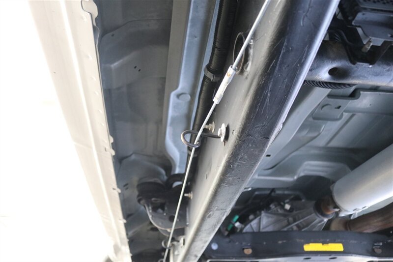 2007 Chevrolet Silverado 2500 LT3  1-OWNER* 100% RUST FREE* LT3 FULL LOAD PKG* NEW BILSTEIN 5100 SHOCKS* NEWER 33 " TOYO A/Ts* NEW OIL-FILTER-AIR FILTER-COOLANT FLUSH-AC SERVICE-IDLER CONTROL ARM-2 NEWER HD BATTERIES - Photo 28 - Portland, OR 97230
