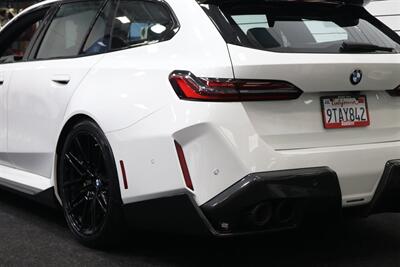 2025 BMW M5 Touring  141K MSRP* CARBON CERAMIC BRAKES-EXECUTIVE PKG - M-DRIVER PKG* CARBON FIBER FRONT SPLITTER - CARBON REAR DIFFUESER - CARBON SIDE SKIRTS - H&R LOWERING SPRINGS* DOWN PIPES & COLD AIR INTAKES - Photo 13 - Portland, OR 97230