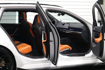 2025 BMW M5 Touring  141K MSRP* CARBON CERAMIC BRAKES-EXECUTIVE PKG - M-DRIVER PKG* CARBON FIBER FRONT SPLITTER - CARBON REAR DIFFUESER - CARBON SIDE SKIRTS - H&R LOWERING SPRINGS* DOWN PIPES & COLD AIR INTAKES - Photo 33 - Portland, OR 97230