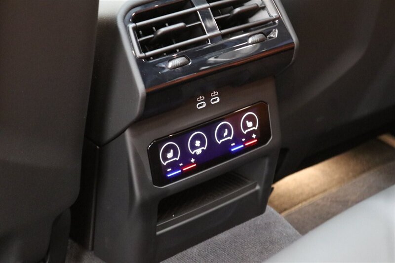 2025 BMW M5 Touring  141K MSRP* CARBON CERAMIC BRAKES-EXECUTIVE PKG - M-DRIVER PKG* CARBON FIBER FRONT SPLITTER - CARBON REAR DIFFUESER - CARBON SIDE SKIRTS - H&R LOWERING SPRINGS* DOWN PIPES & COLD AIR INTAKES - Photo 55 - Portland, OR 97230