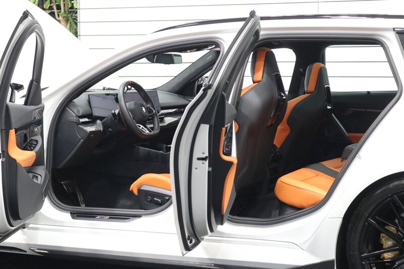 2025 BMW M5 Touring  141K MSRP* CARBON CERAMIC BRAKES-EXECUTIVE PKG - M-DRIVER PKG* CARBON FIBER FRONT SPLITTER - CARBON REAR DIFFUESER - CARBON SIDE SKIRTS - H&R LOWERING SPRINGS* DOWN PIPES & COLD AIR INTAKES - Photo 32 - Portland, OR 97230