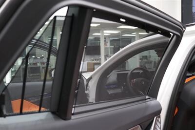 2025 BMW M5 Touring  141K MSRP* CARBON CERAMIC BRAKES-EXECUTIVE PKG - M-DRIVER PKG* CARBON FIBER FRONT SPLITTER - CARBON REAR DIFFUESER - CARBON SIDE SKIRTS - H&R LOWERING SPRINGS* DOWN PIPES & COLD AIR INTAKES - Photo 60 - Portland, OR 97230